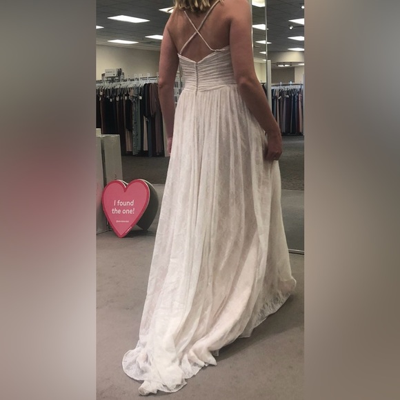 David's Bridal Galina Soft Lace Wedding Dress With Pleated Top Size 8 - Picture 12 of 13